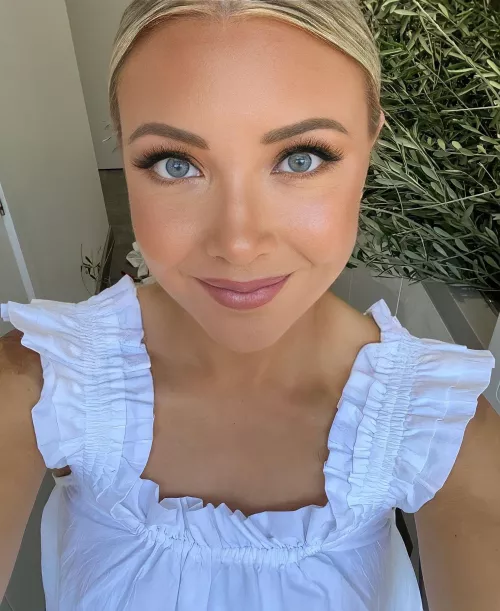 IUTR the beautiful face of my wife’s friend