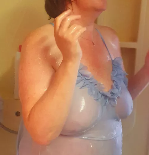 Laurence sous la douche