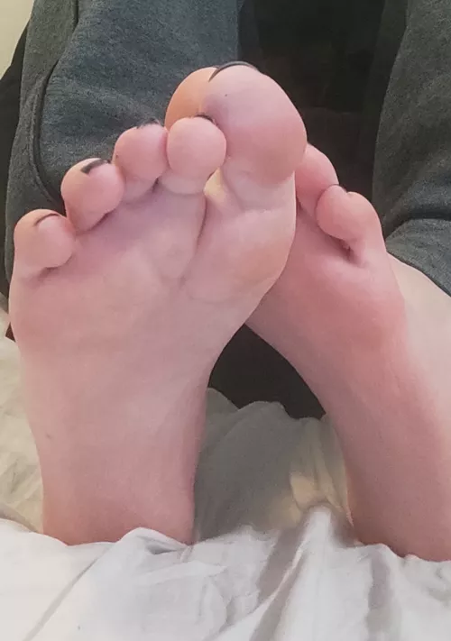 My feet are kinda cold, can i warm them up in your mouth?