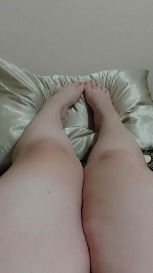 My feet hurt after a long day of work 😭