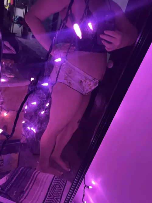 Trying to embrace my pregnant body a little more this time around!