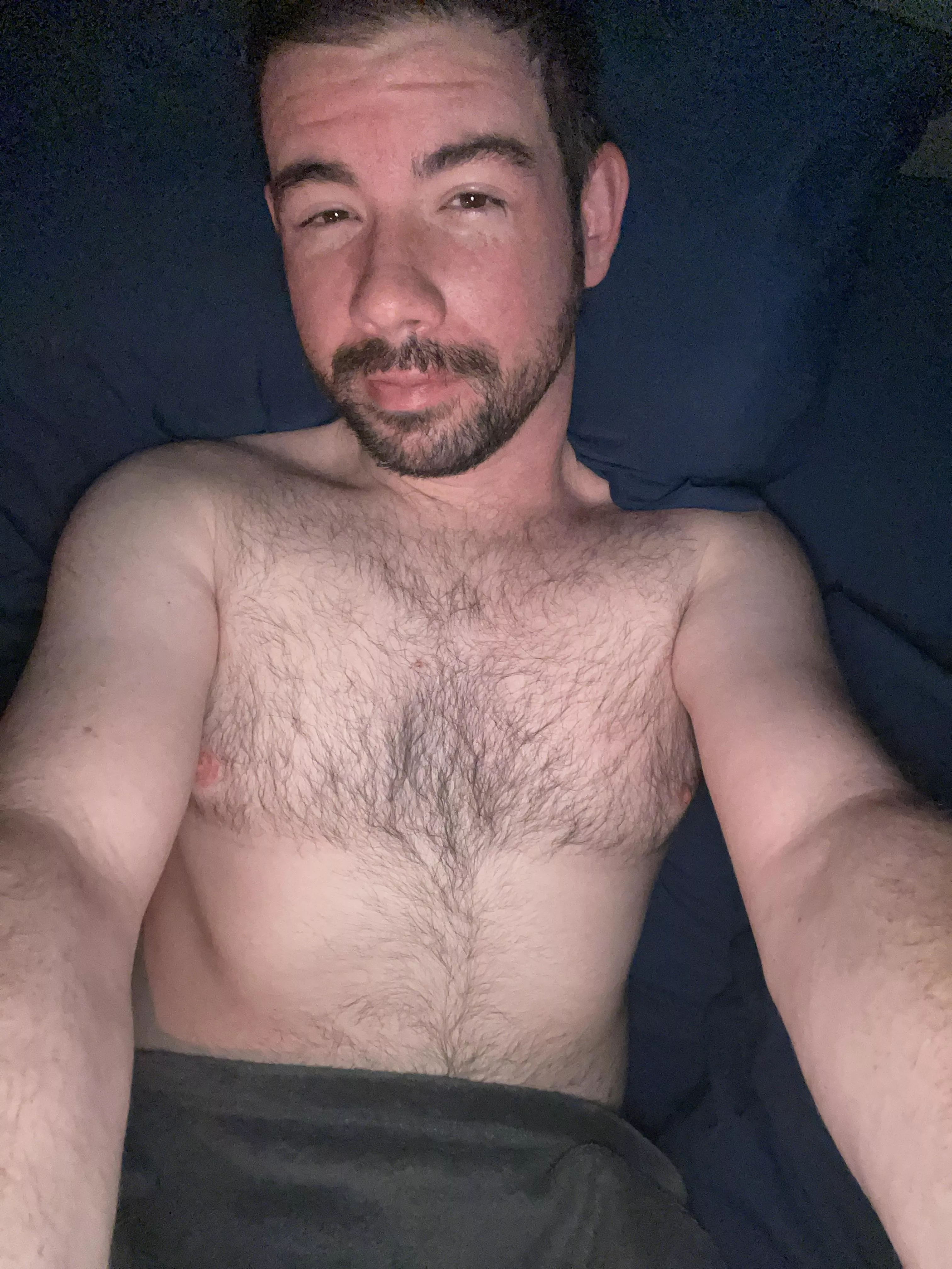 Waking up alone so here’s a pic 😋