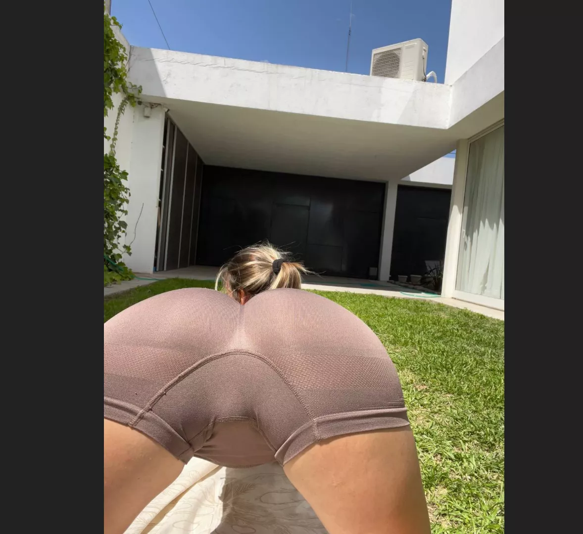 Would you lick it through my leggings or bare? ;)