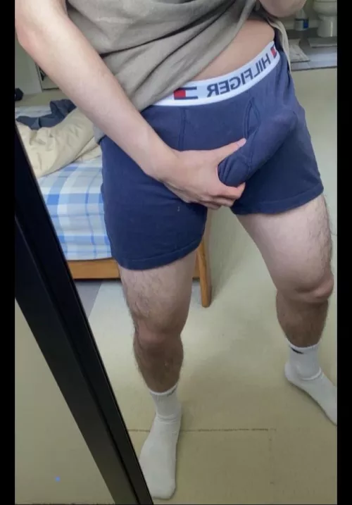 23 add me jonxck looking for verbal kinky bros to stroke with. Send face on add. feet ++