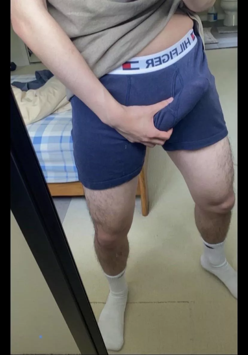 23 add me jonxck looking for verbal kinky bros to stroke with. Send face on add. feet ++