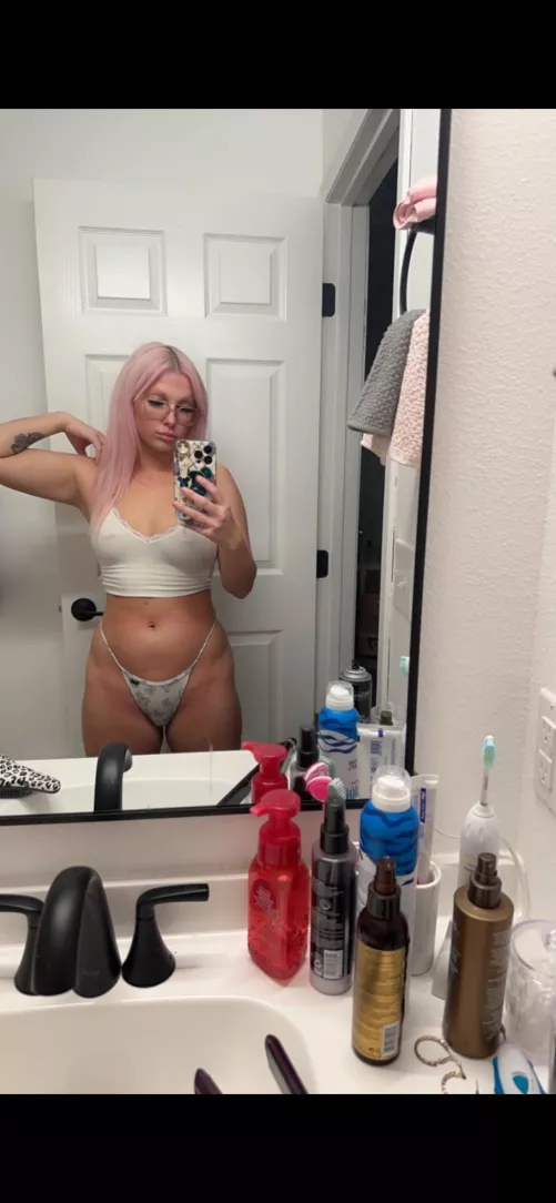 Am I the kind of wife thick that gives you boner?