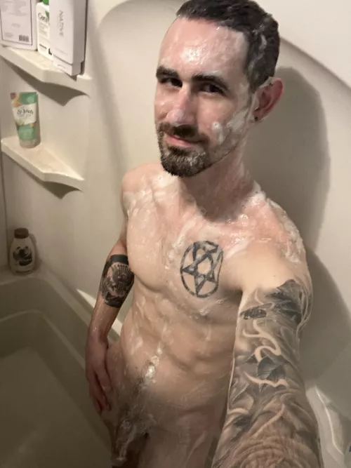 Anyone fans of soapy lean guys?