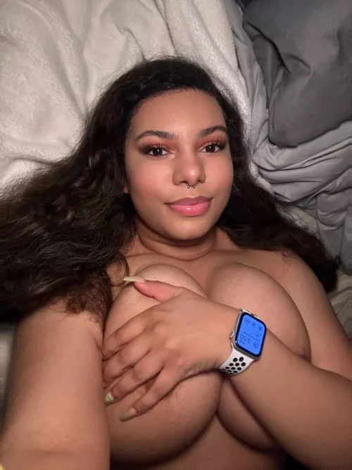 Do I look a one-night stand girl or dateable?