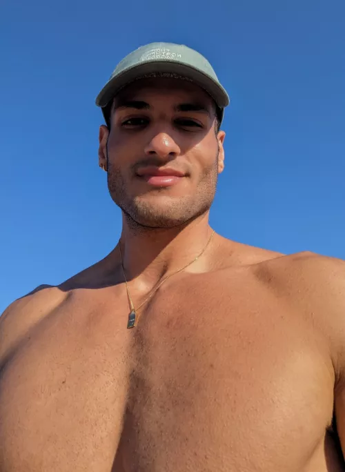 Enjoying the last bits of sun before returning home🌞.