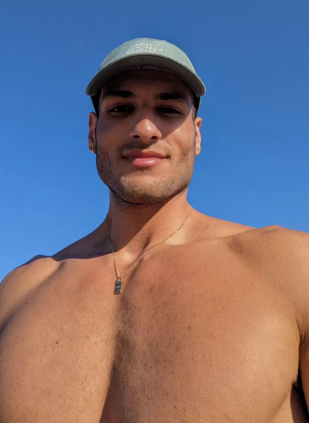 Enjoying the last bits of sun before returning home🌞.