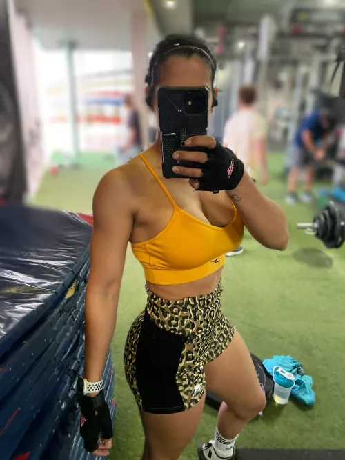 [f] Monday workout bby