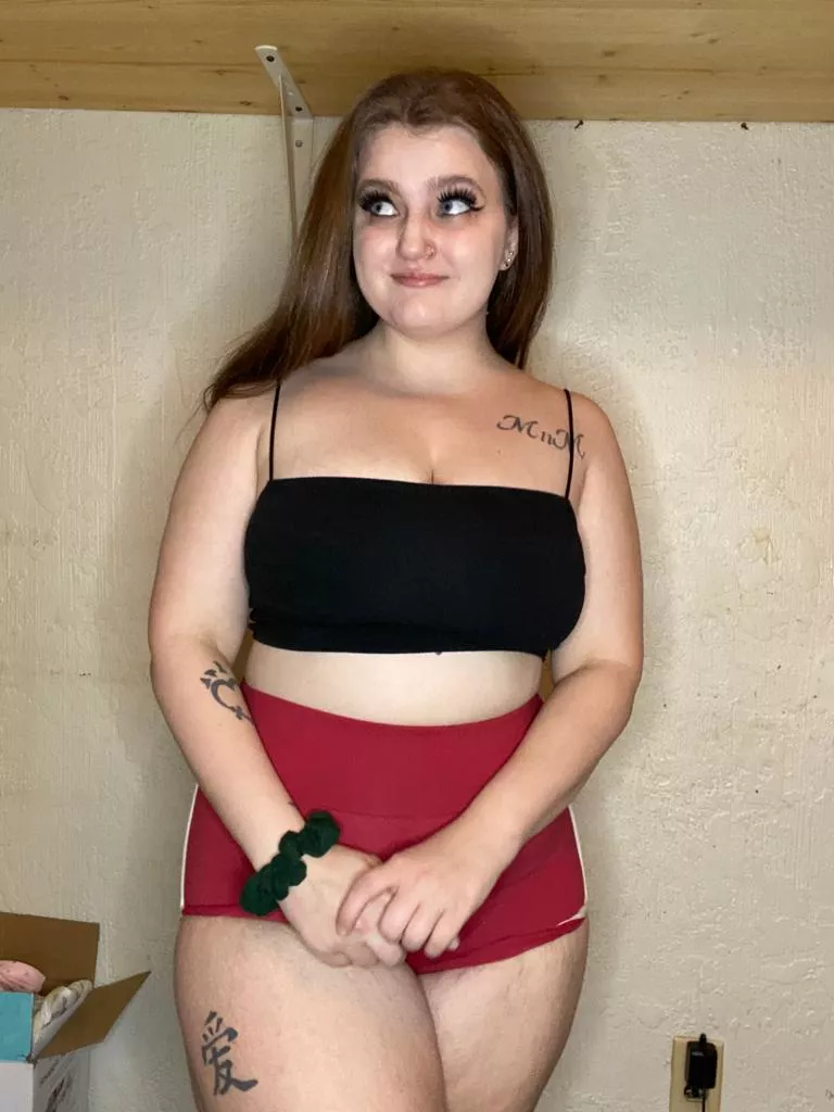 feeling naughty in this miniskirt, are you?