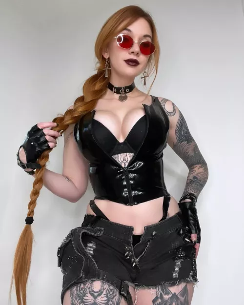 Goth latex Laura Croft 🖤