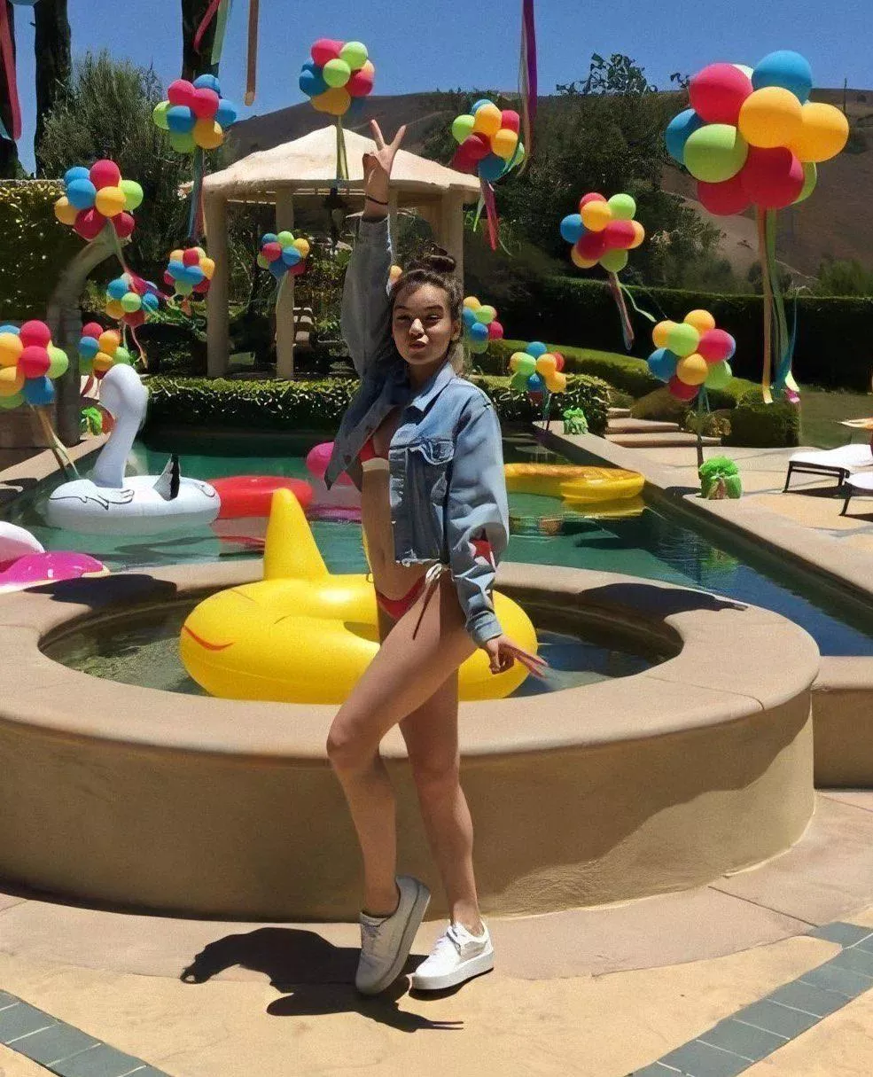Hailee Steinfeld