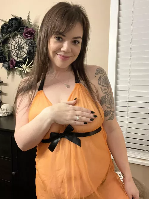 Halloween calls for black nails!