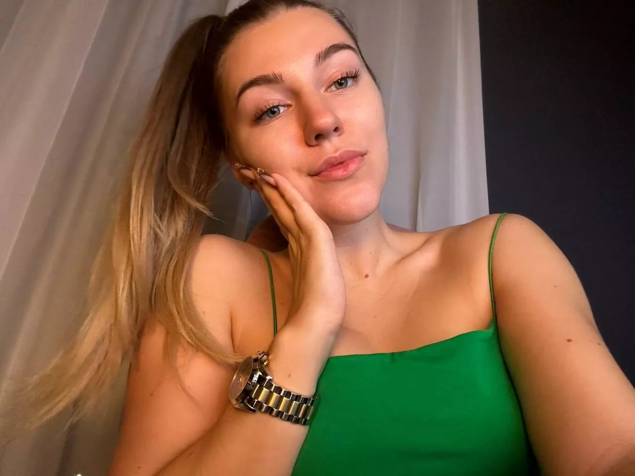 i love the way my nails shine