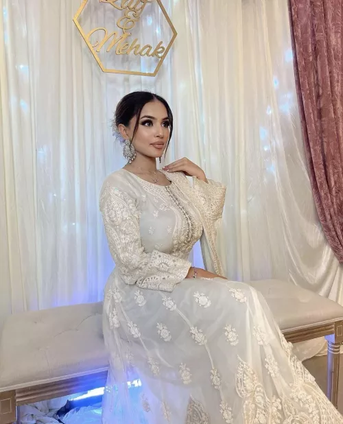 Nothing can hide those Pakistani cannons