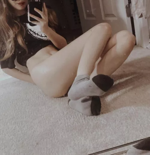 [selling] Get halloween items before its too late! This one is dying to come home to you for $15~Selling panties/socks/bras and digital content~