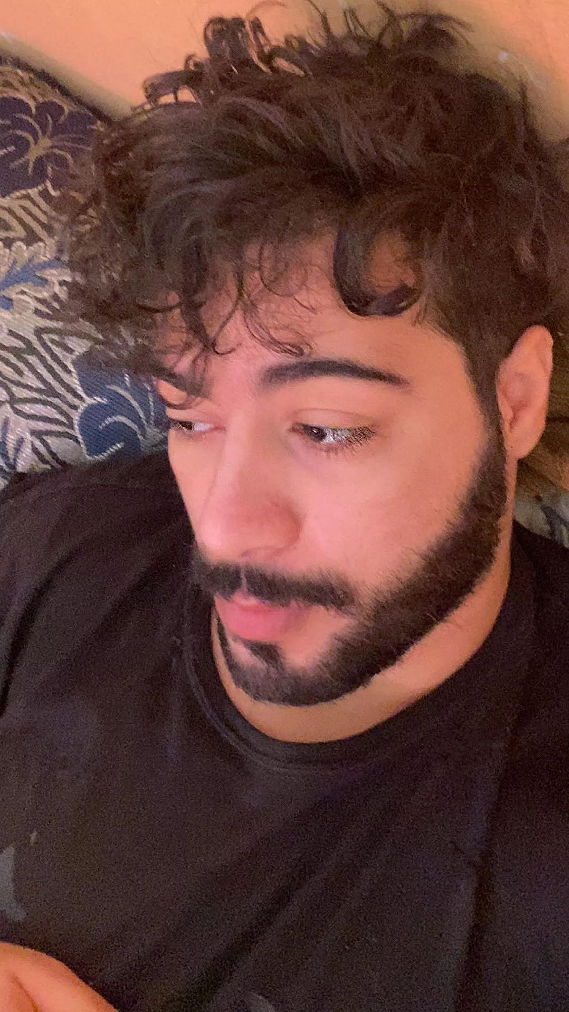 Still husbandless 😑😩