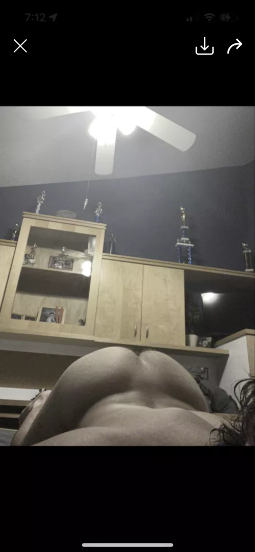 Big white booty bottom 19m in Greensboro nc. Hmu to link tn