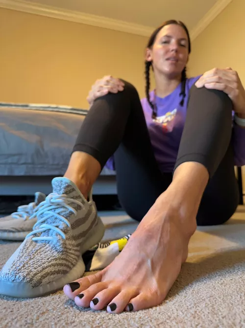 Can you help me take my other shoe off? 😉