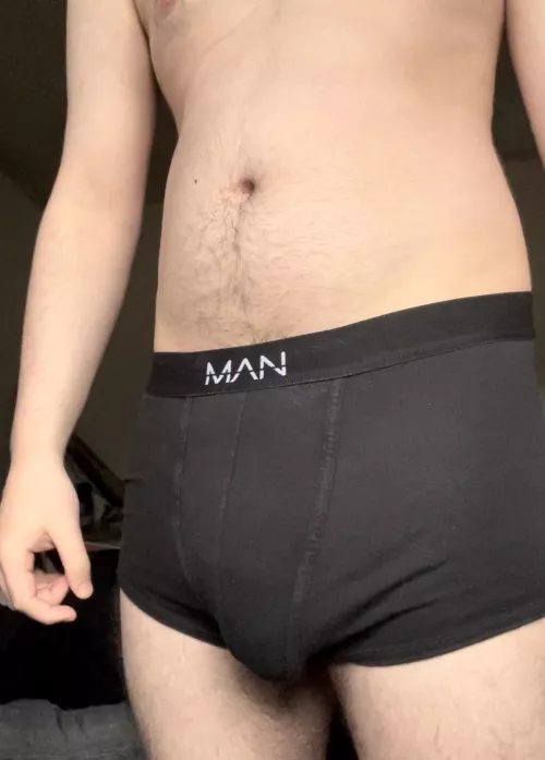 Can you see my bulge?😏 Dms open💦😈