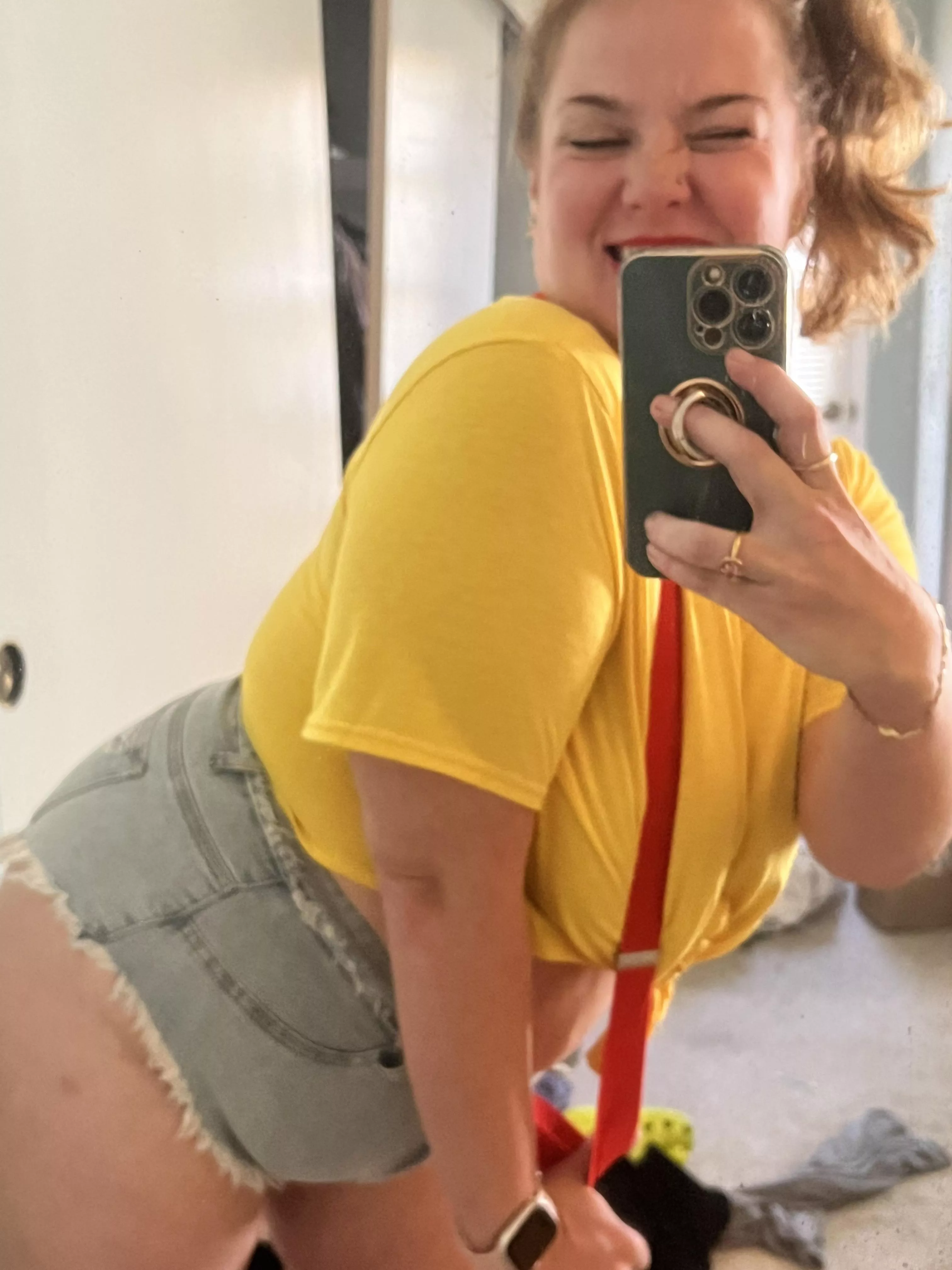 Feelin cute in my Halloween costume 🥰