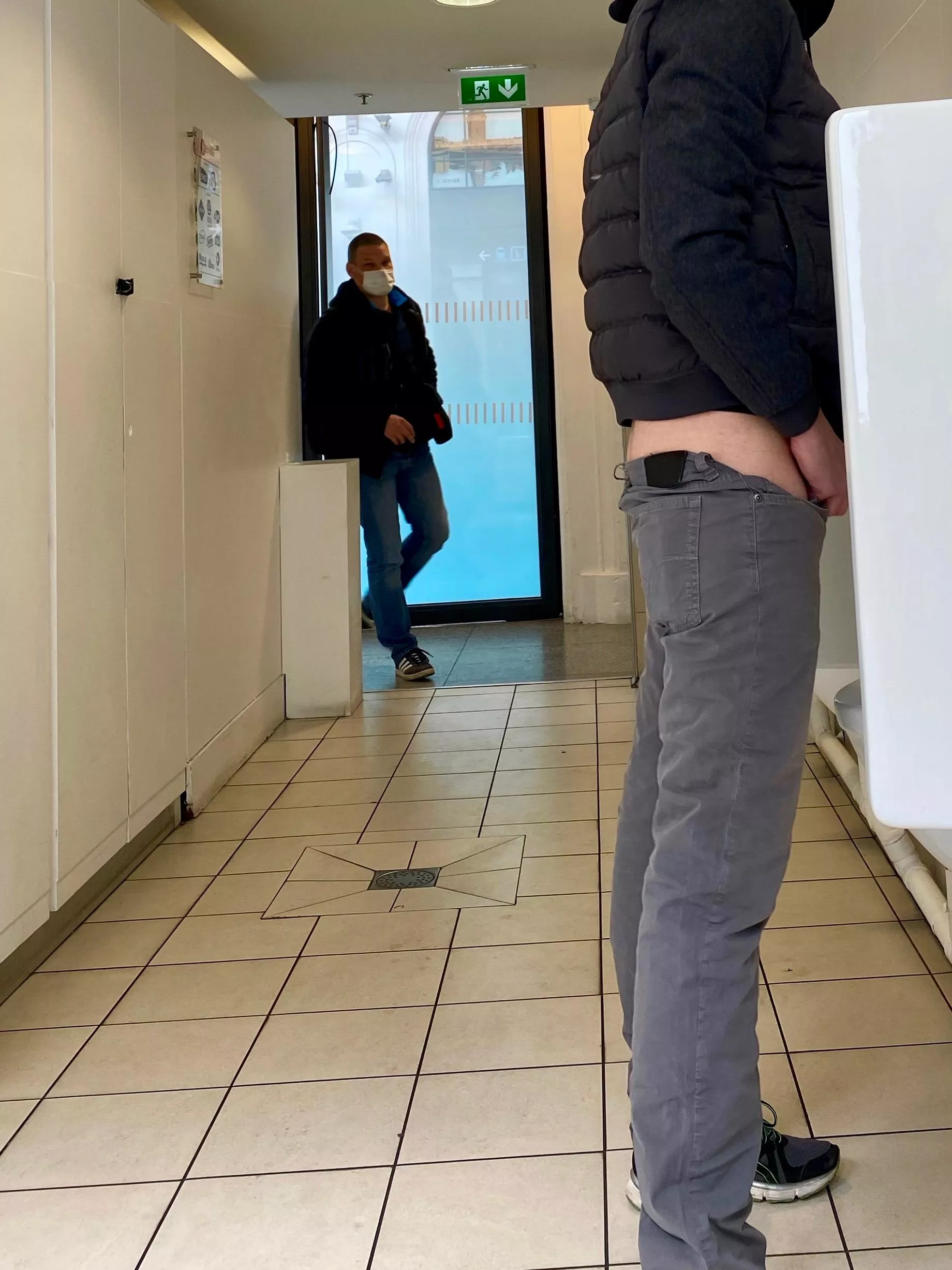 I like to let my pants down at the urinals