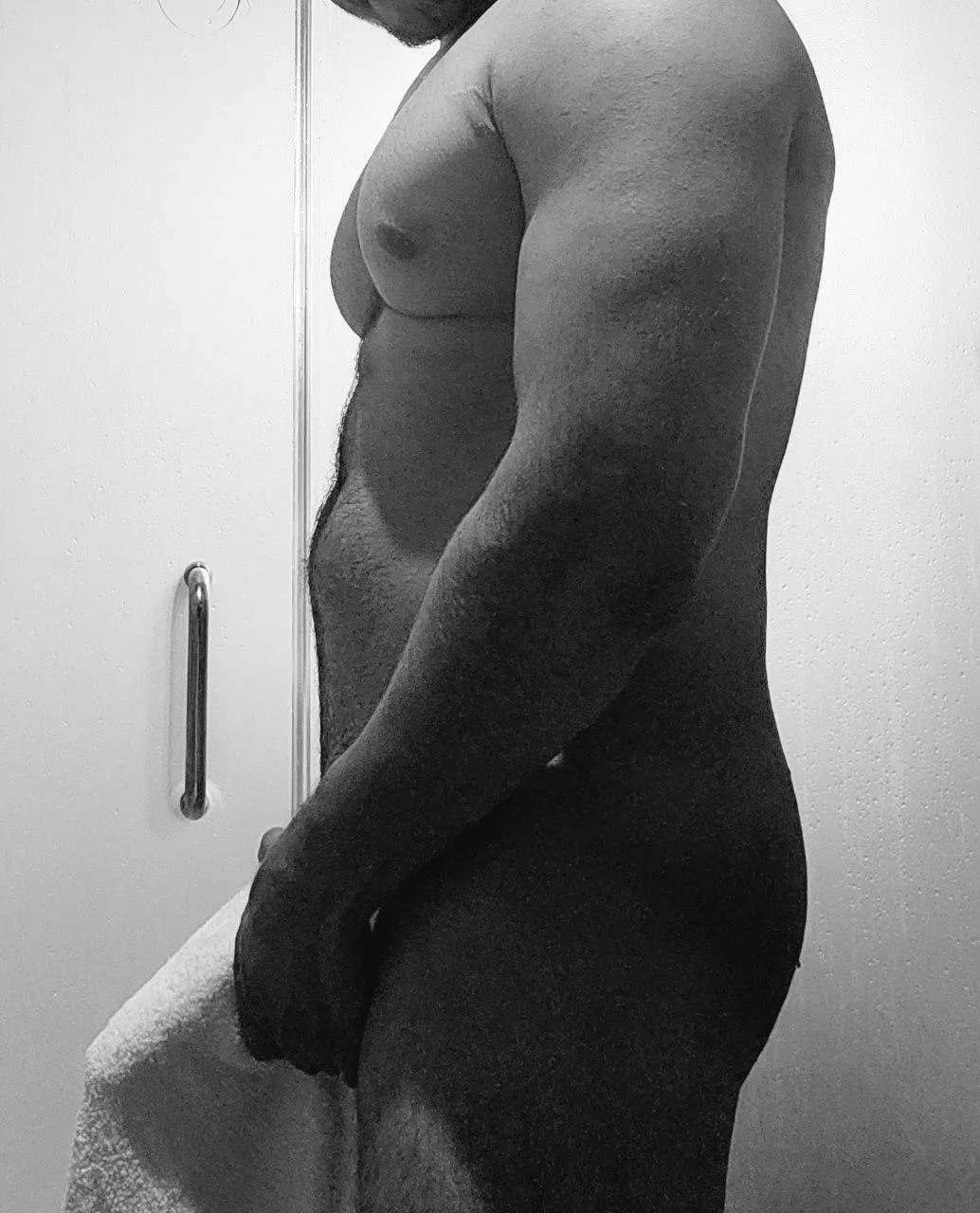 I love taking a shower in public , it makes me hard 😉