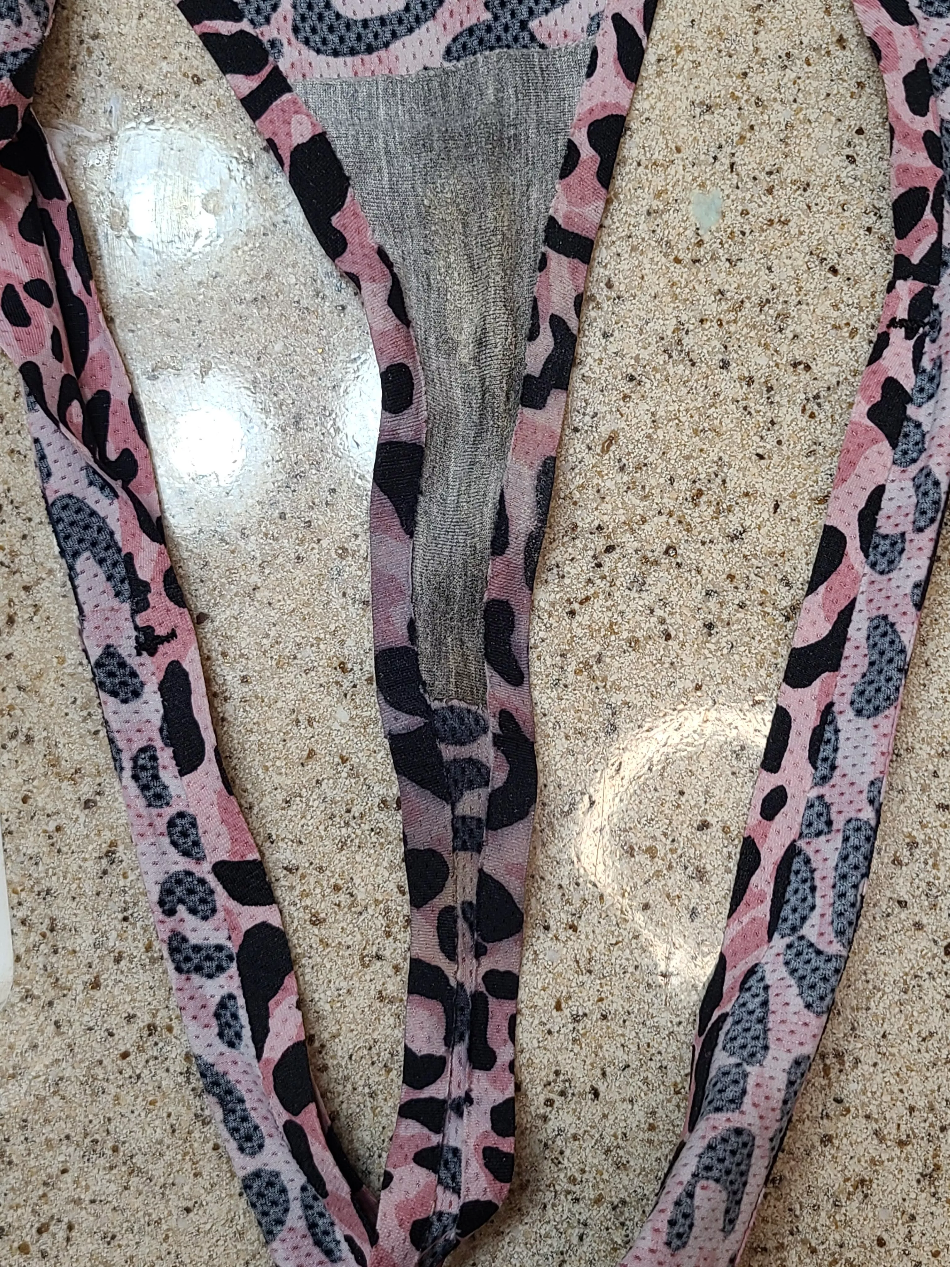 I love when my thongs rub perfectly on my holes!