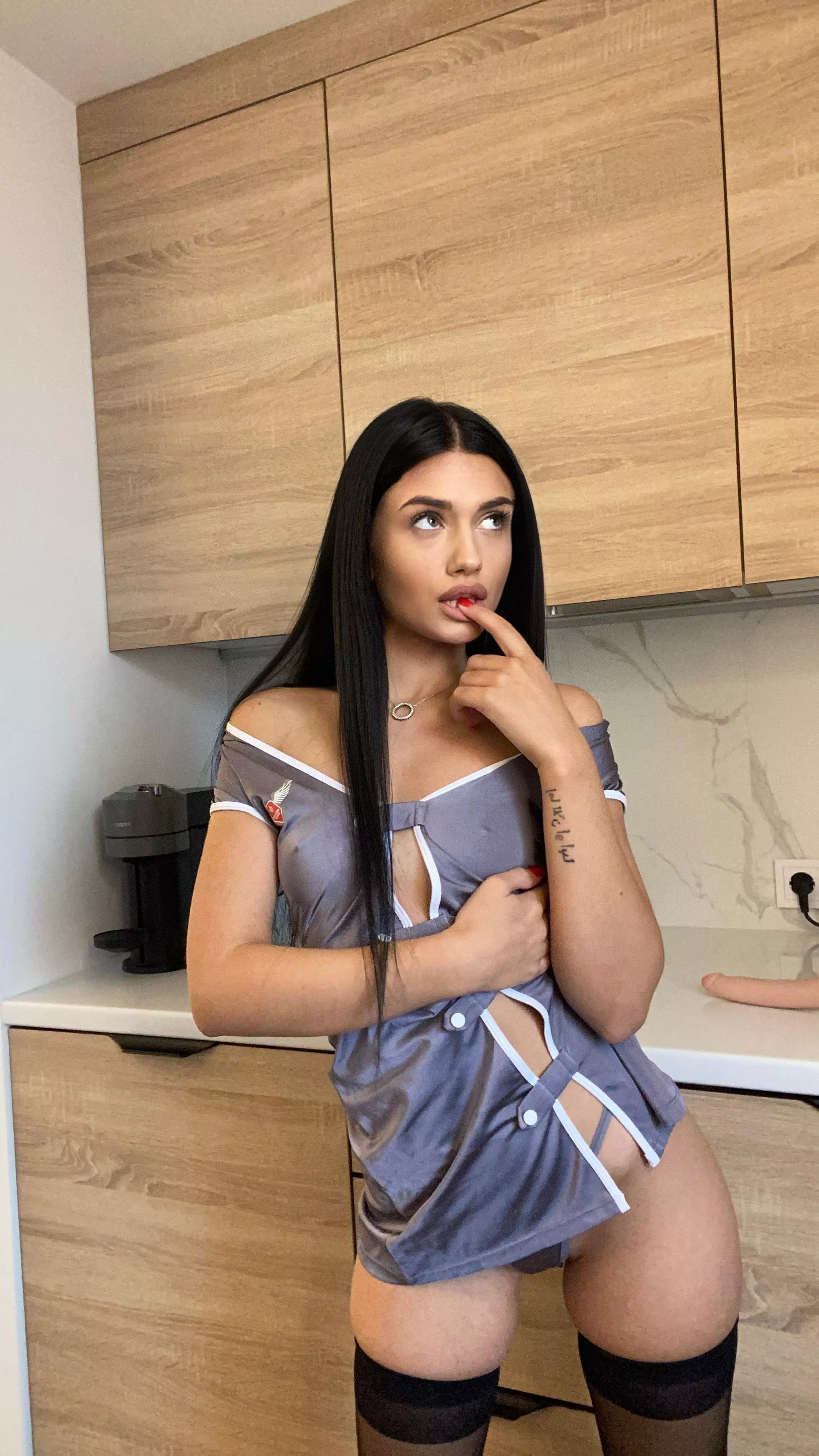 If you want more booty vids, drop your size and I'd flood your DMs