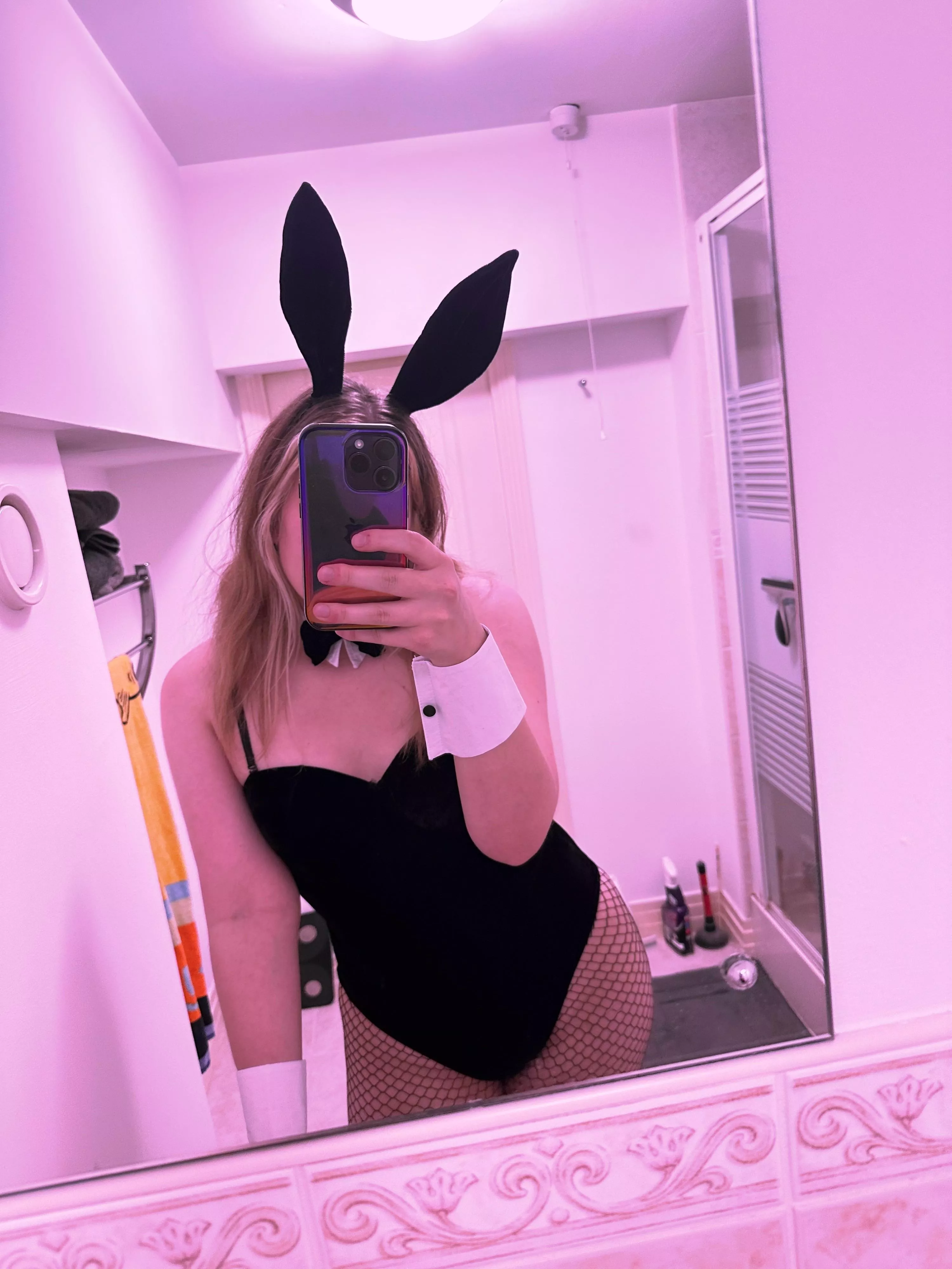 Im a bunny, duh! [F]
