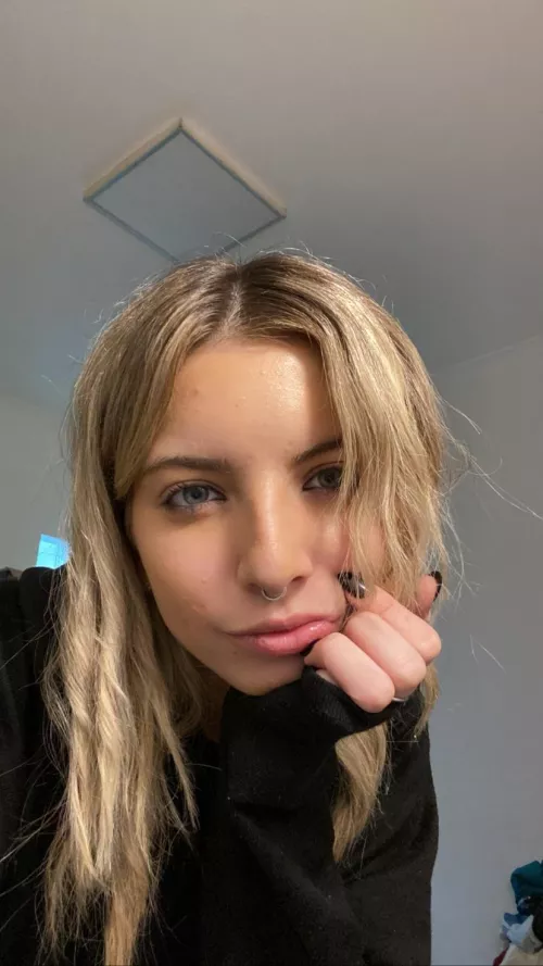 I'm your favorite blonde, you'll see.