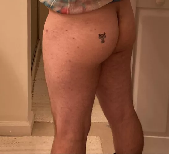 I've been told I have a nice ass is that true? Excuse the temporary tattoo ;)