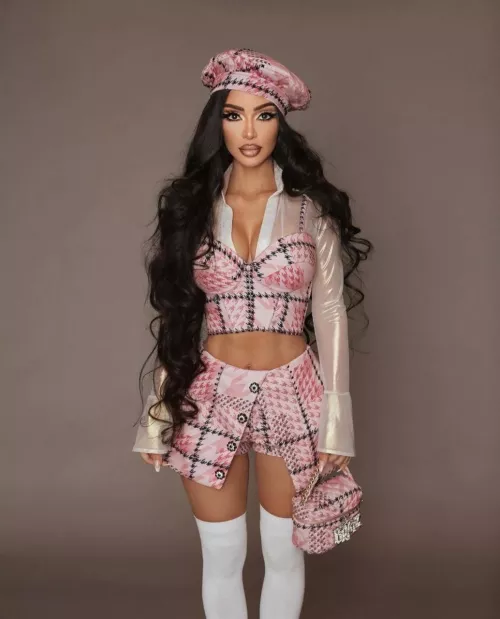 Kim as a bratz doll 😍😍😍😍😍😍