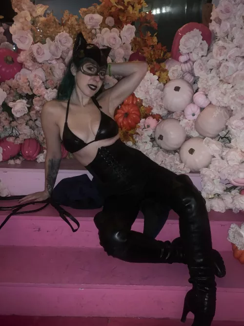 Leather and latex babe