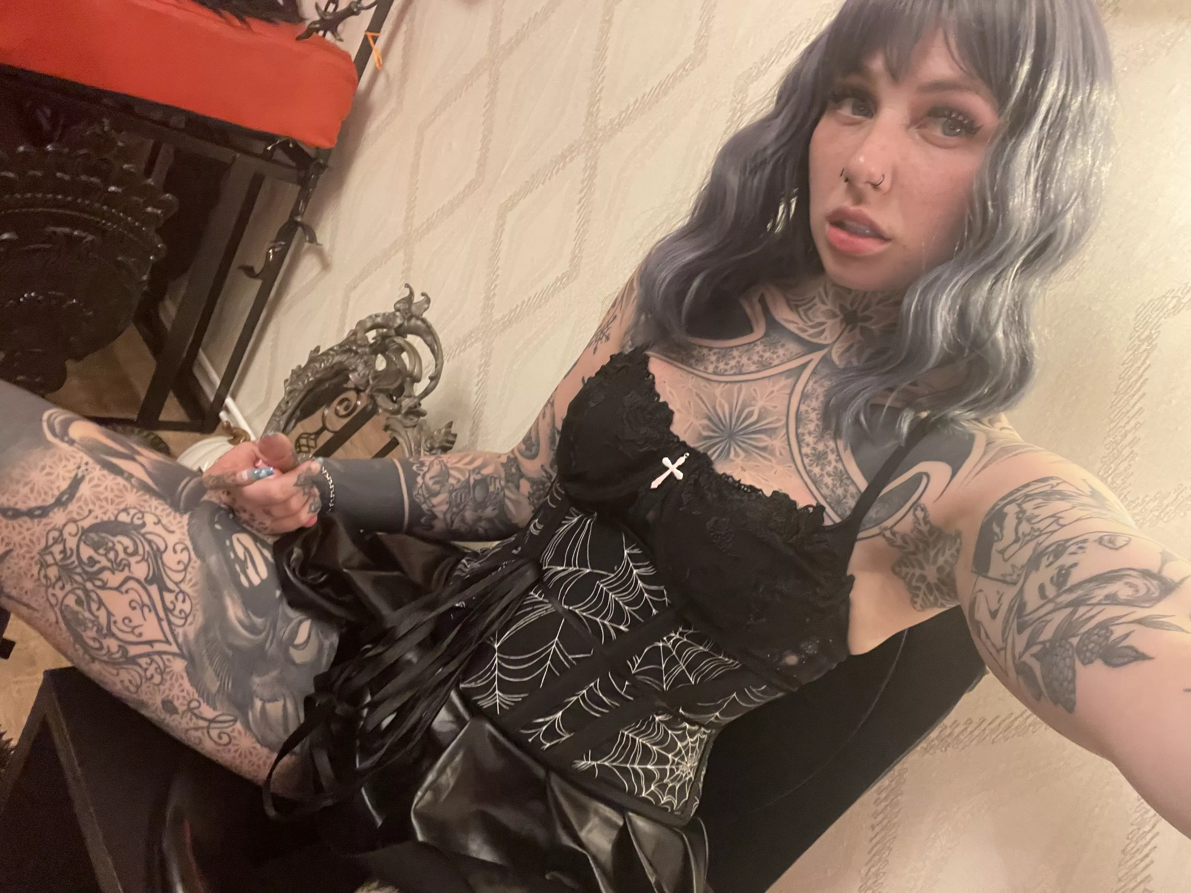 Need to be covered in more tattoos and cum