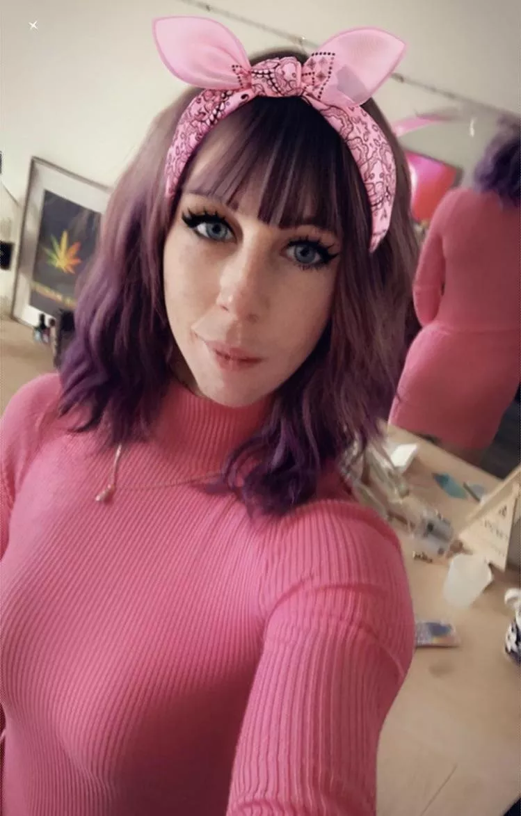 rate me on a scale of 10 💕🙈