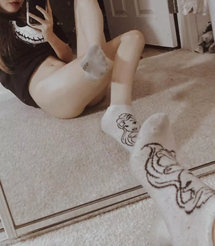 [selling] Get halloween items before its too late! This one is dying to come home to you for $15~Selling panties/socks/bras and digital content~