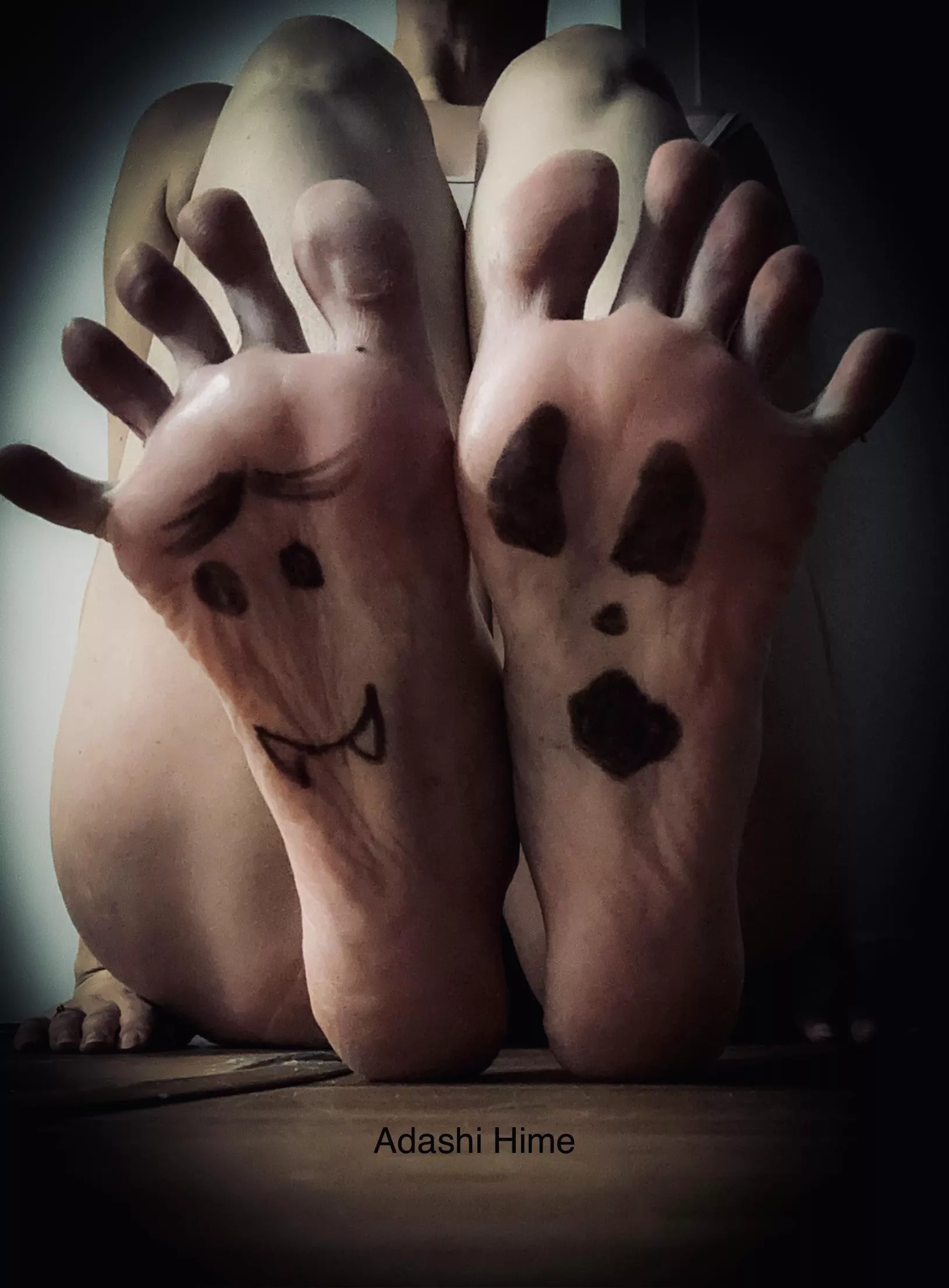Spooky silly feet