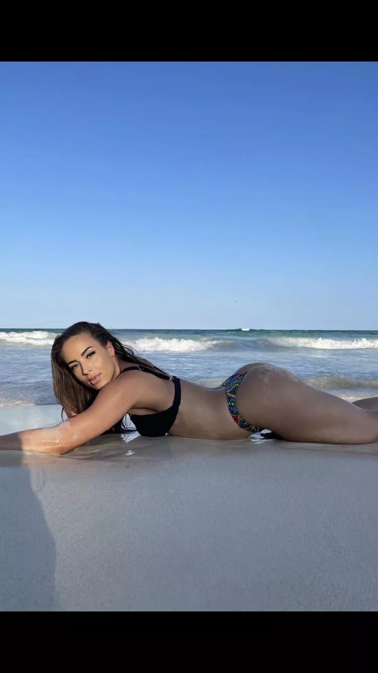 When I was skinny I was insecure taking pictures now im so confident in my bikini x