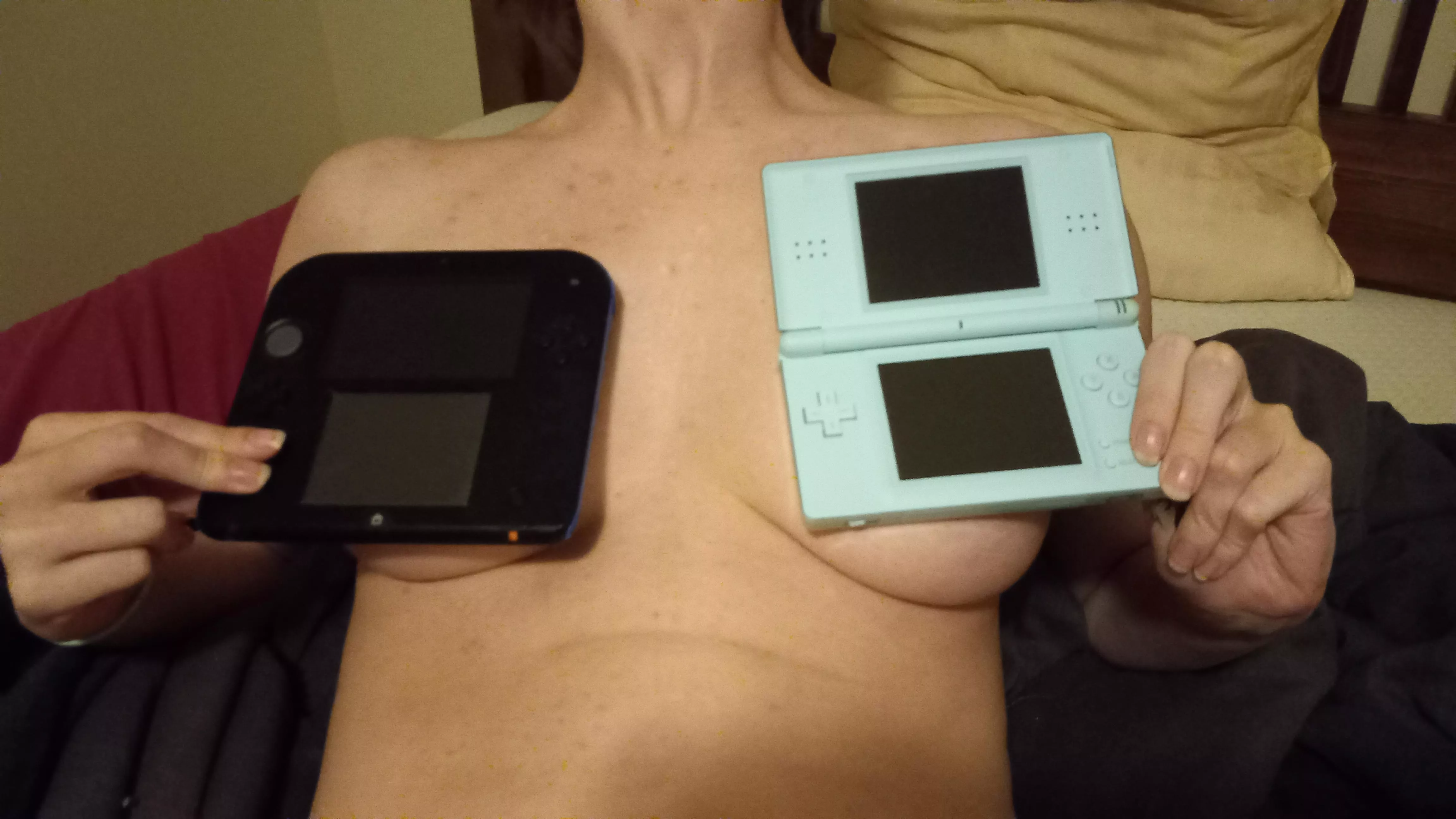 2DS or DS Lite? I think I'm closer to the DSL :3. [F]or some reason...