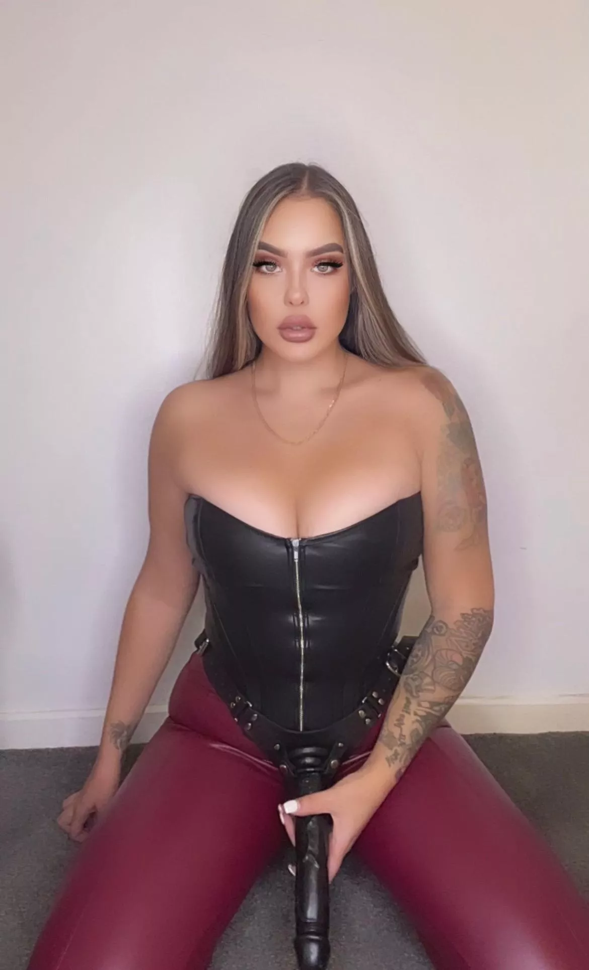 Are corset and strapons compatible?