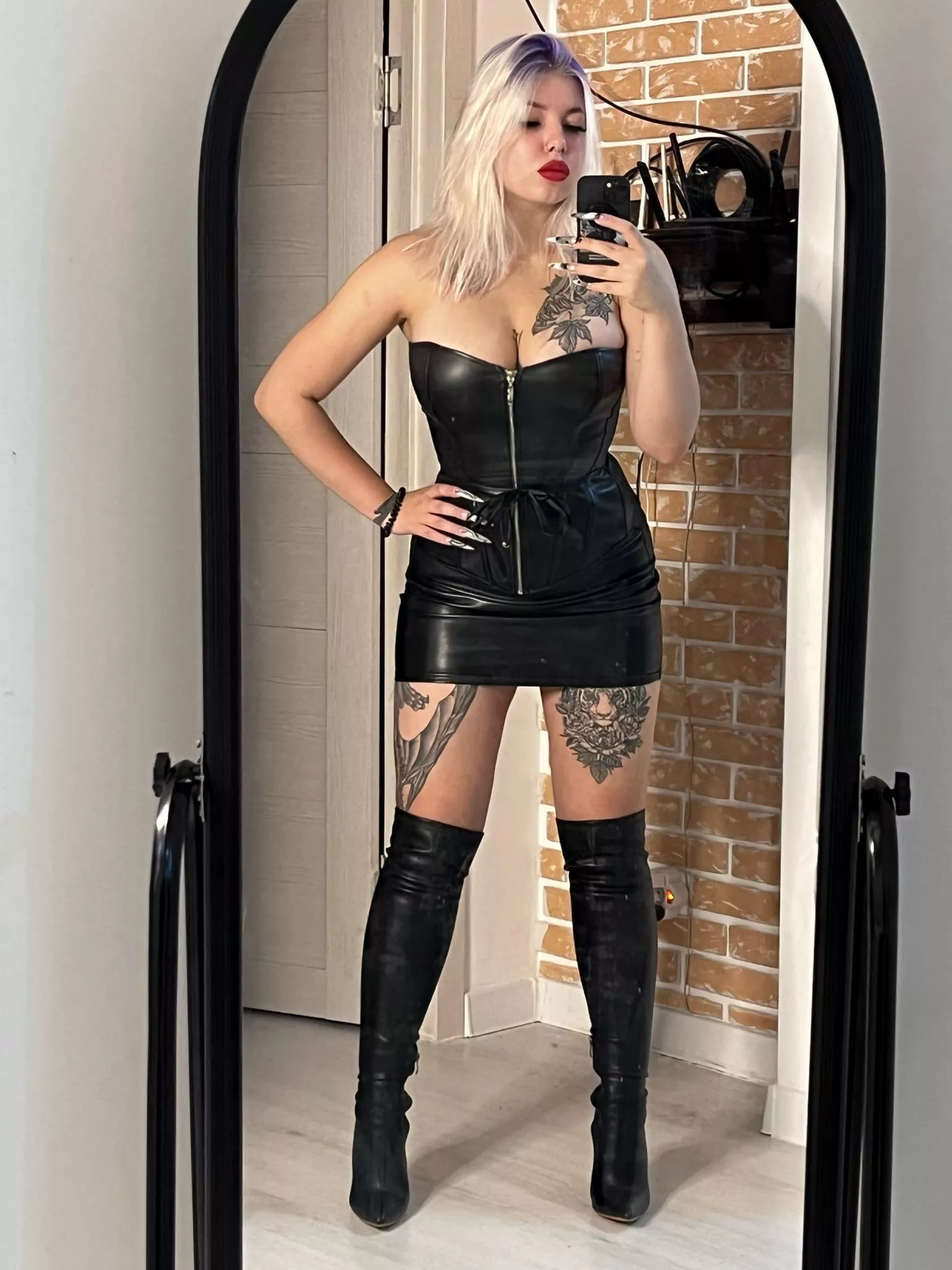 Are you ready to start obey to your Goddess? [sext][cam][rate][dom][pic][vid]