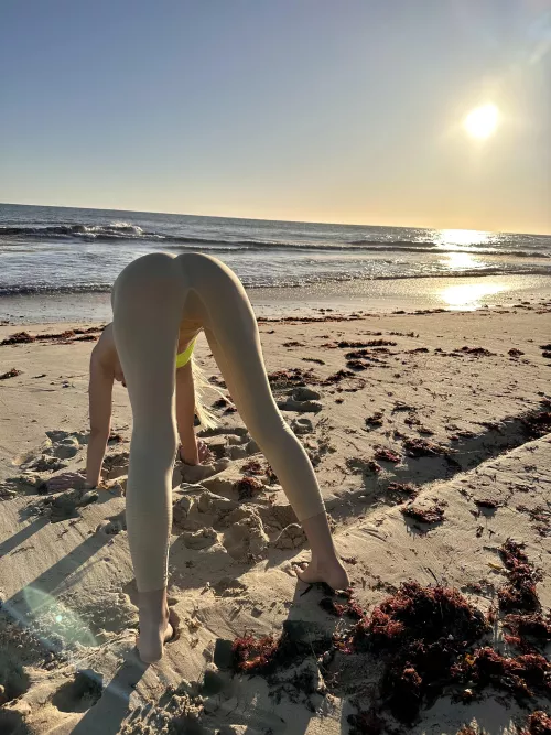 As the sunsets, my love for you rises