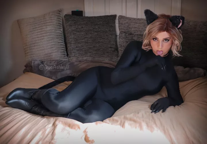 Cleaning up after Halloween 😜🎃