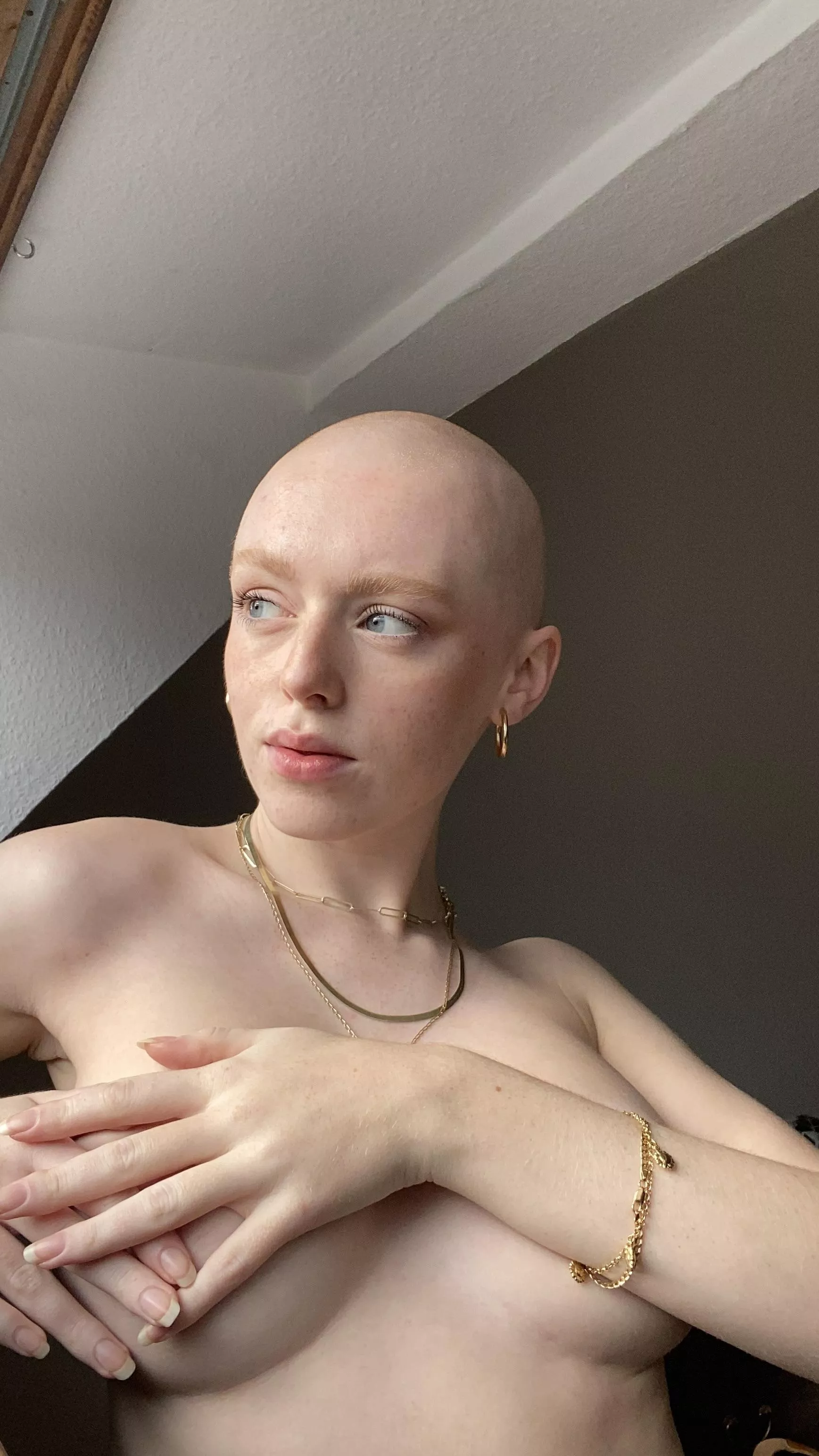 Fresh shaved head😝