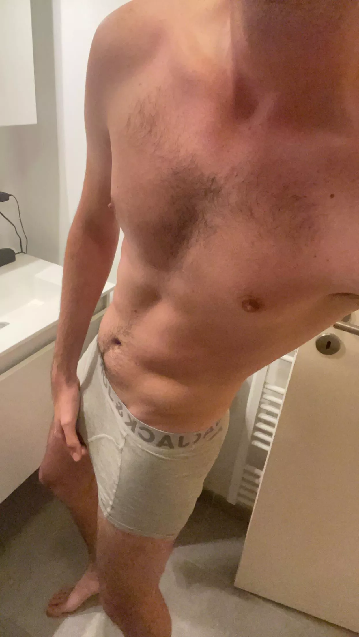 Going out of my twink body but really need improvement. Don’t have motivation to do it alone. Could a dom force my workout and change me as his perfect muscle toy ? Snap is yoursexygay