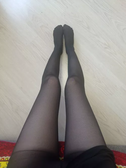 I know you like my legs in tights