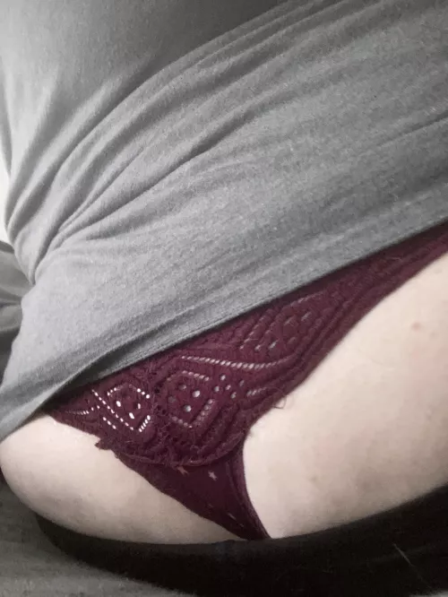 I like showing my thong off sometimes ☺️☺️